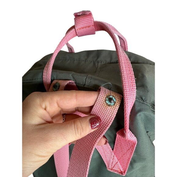 Kanken Fjallraven Green Backpack with Pink Accents Standard Classic Size - Picture 6 of 7
